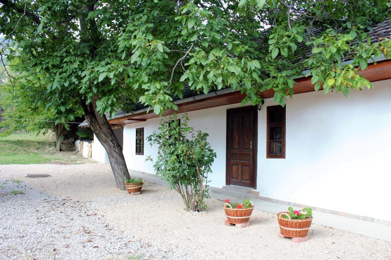Retro Vendeghaz Villa Nagyharsány Exterior photo